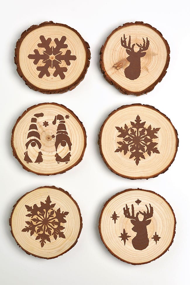 Winter-Themed Crafts that set a cozy vibe.